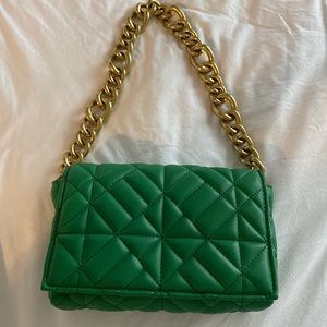 Zara green quilted chain strap shoulder bag.